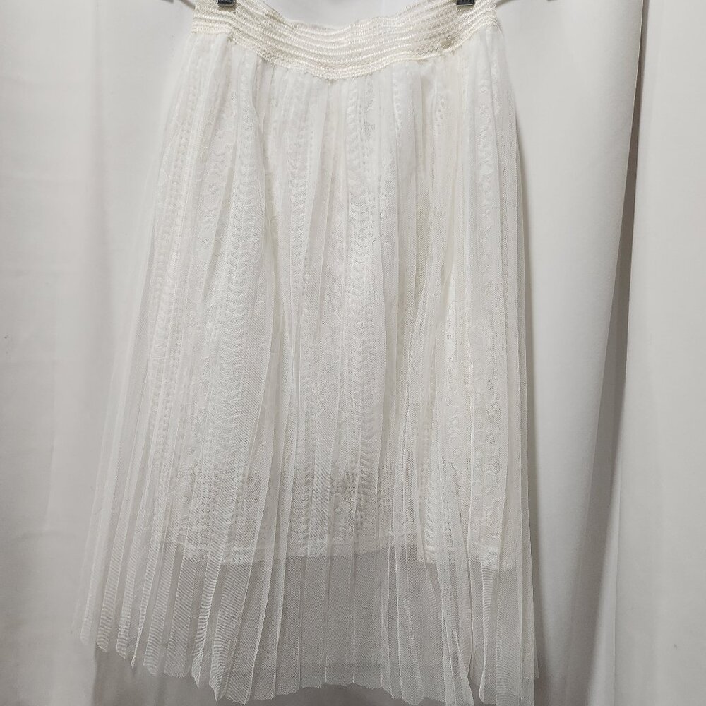White cream layered lace skirt